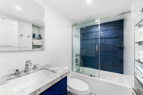 Condominio en venta en Miami Beach, Florida, 2 dormitorios, 111.48 m2 № 1983630 - foto 14