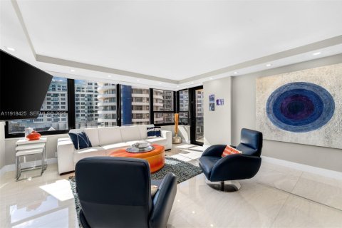 Condominio en venta en Miami Beach, Florida, 2 dormitorios, 111.48 m2 № 1983630 - foto 9