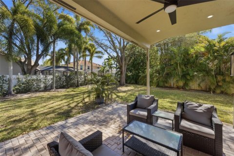 Купить виллу или дом в Пемброк-Пайнс, Флорида 4 спальни, 205.5м2, № 2035990 - фото 24