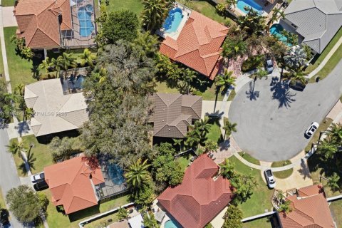 Купить виллу или дом в Пемброк-Пайнс, Флорида 4 спальни, 205.5м2, № 2035990 - фото 29