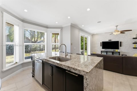 Купить виллу или дом в Пемброк-Пайнс, Флорида 4 спальни, 205.5м2, № 2035990 - фото 5