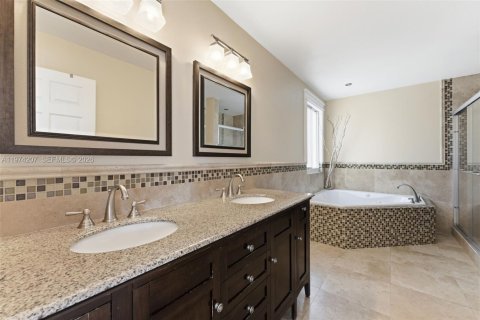 Купить виллу или дом в Пемброк-Пайнс, Флорида 4 спальни, 205.5м2, № 2035990 - фото 17