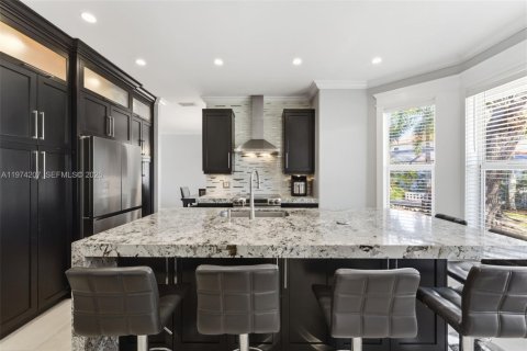 Купить виллу или дом в Пемброк-Пайнс, Флорида 4 спальни, 205.5м2, № 2035990 - фото 4