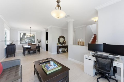 Купить виллу или дом в Пемброк-Пайнс, Флорида 4 спальни, 205.5м2, № 2035990 - фото 10