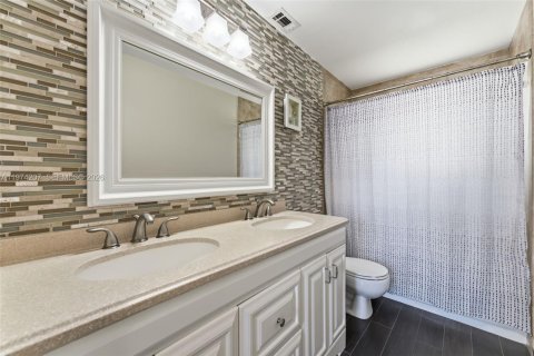 Купить виллу или дом в Пемброк-Пайнс, Флорида 4 спальни, 205.5м2, № 2035990 - фото 20