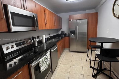 Copropriété à louer à Hollywood, Floride: 1 chambre, 84.17 m2 № 2169813 - photo 7