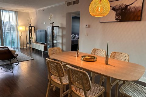 Copropriété à louer à Hollywood, Floride: 1 chambre, 84.17 m2 № 2169813 - photo 2