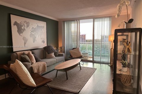 Copropriété à louer à Hollywood, Floride: 1 chambre, 84.17 m2 № 2169813 - photo 5
