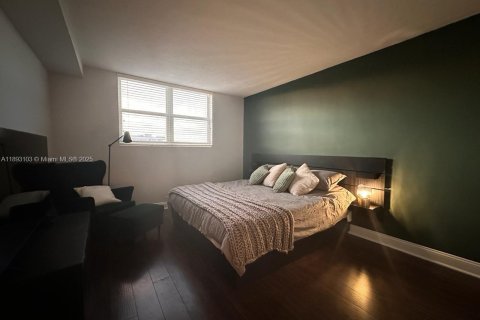 Copropriété à louer à Hollywood, Floride: 1 chambre, 84.17 m2 № 2169813 - photo 12