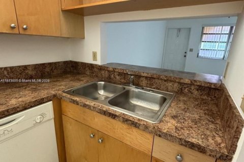 Condominio en alquiler en Coral Springs, Florida, 2 dormitorios, 71.35 m2 № 1922252 - foto 6