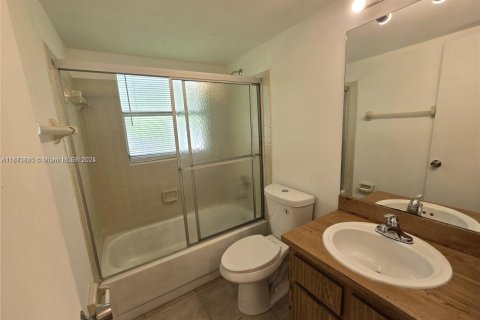 Condominio en alquiler en Coral Springs, Florida, 2 dormitorios, 71.35 m2 № 1922252 - foto 12