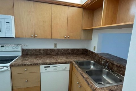 Condominio en alquiler en Coral Springs, Florida, 2 dormitorios, 71.35 m2 № 1922252 - foto 5