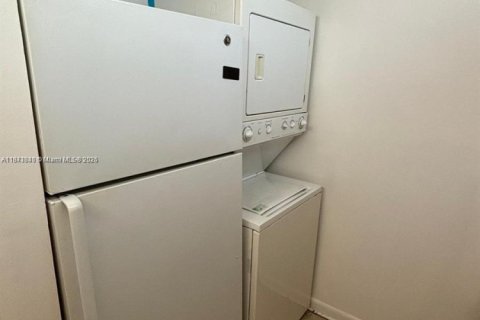 Condominio en alquiler en Coral Springs, Florida, 2 dormitorios, 71.35 m2 № 1922252 - foto 7