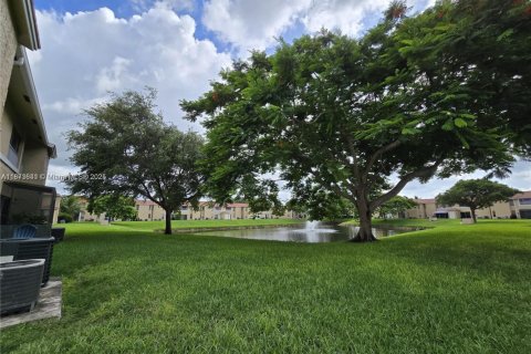 Condominio en alquiler en Coral Springs, Florida, 2 dormitorios, 71.35 m2 № 1922252 - foto 17