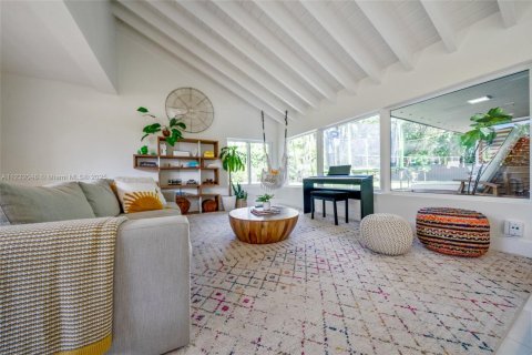 Villa ou maison à louer à Miami, Floride: 4 chambres, 214.88 m2 № 20075 - photo 19