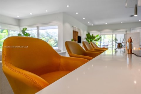 Villa ou maison à louer à Miami, Floride: 4 chambres, 214.88 m2 № 20075 - photo 17
