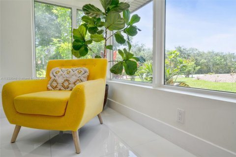 Villa ou maison à louer à Miami, Floride: 4 chambres, 214.88 m2 № 20075 - photo 2