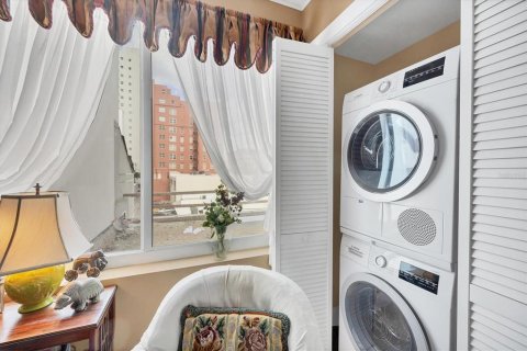Купить кондоминиум в Сарасота, Флорида 5 комнат, 111.48м2, № 1335086 - фото 16