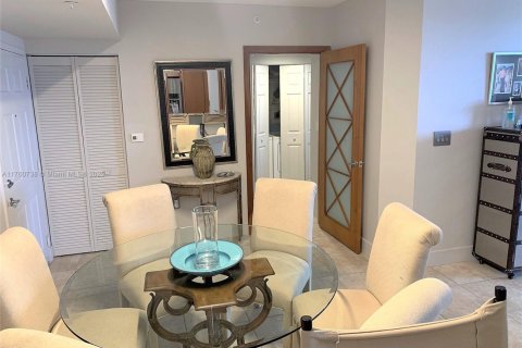 Купить кондоминиум в Халландейл-Бич, Флорида 2 спальни, № 1981887 - фото 7