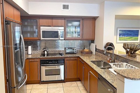 Купить кондоминиум в Халландейл-Бич, Флорида 2 спальни, № 1981887 - фото 6