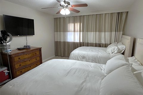 Купить кондоминиум в Халландейл-Бич, Флорида 2 спальни, № 1981887 - фото 15