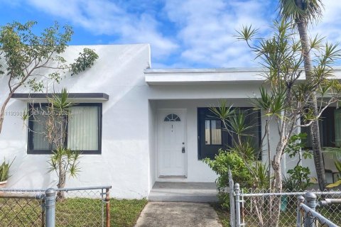 Villa ou maison à louer à Miami Beach, Floride: 2 chambres № 1997093 - photo 24