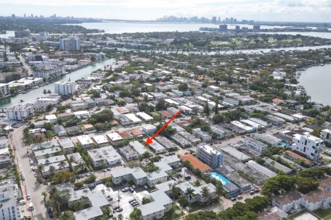 Villa ou maison à louer à Miami Beach, Floride: 2 chambres № 1997093 - photo 15