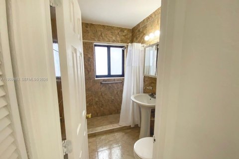 Villa ou maison à louer à Miami Beach, Floride: 2 chambres № 1997093 - photo 4