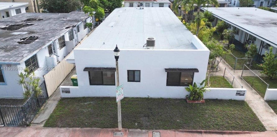 Villa ou maison à Miami Beach, Floride 2 chambres № 1997093