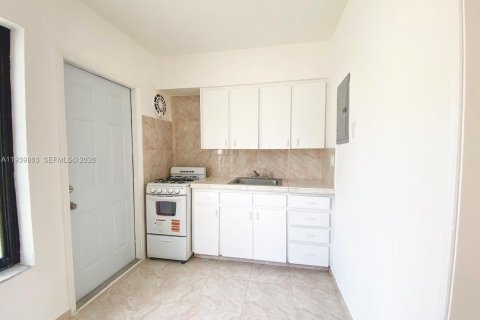 Villa ou maison à louer à Miami Beach, Floride: 2 chambres № 1997093 - photo 27