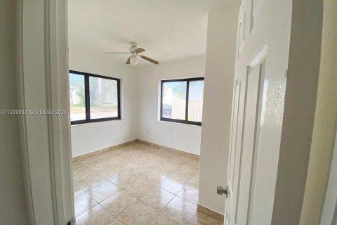 Villa ou maison à louer à Miami Beach, Floride: 2 chambres № 1997093 - photo 5