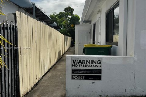 Villa ou maison à louer à Miami Beach, Floride: 2 chambres № 1997093 - photo 9