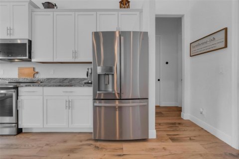 Casa en venta en Loxahatchee Groves, Florida, 5 dormitorios, 243.4 m2 № 1986810 - foto 18