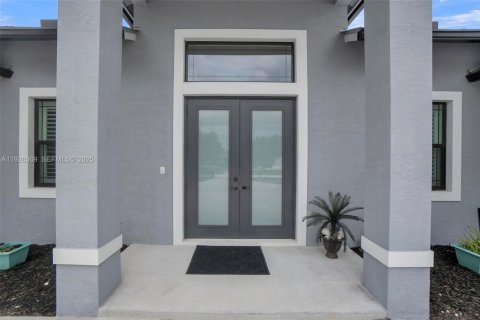 Casa en venta en Loxahatchee Groves, Florida, 5 dormitorios, 243.4 m2 № 1986810 - foto 4