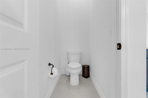 Casa en venta en Loxahatchee Groves, Florida, 5 dormitorios, 243.4 m2 № 1986810 - foto 28