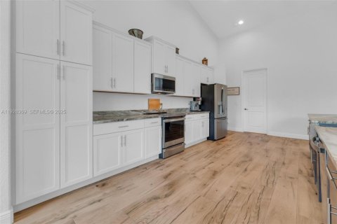 Casa en venta en Loxahatchee Groves, Florida, 5 dormitorios, 243.4 m2 № 1986810 - foto 16