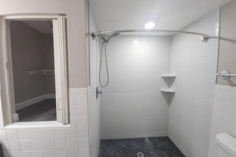 Adosado en venta en Orlando, Florida, 2 dormitorios, 124.02 m2 № 2155784 - foto 17