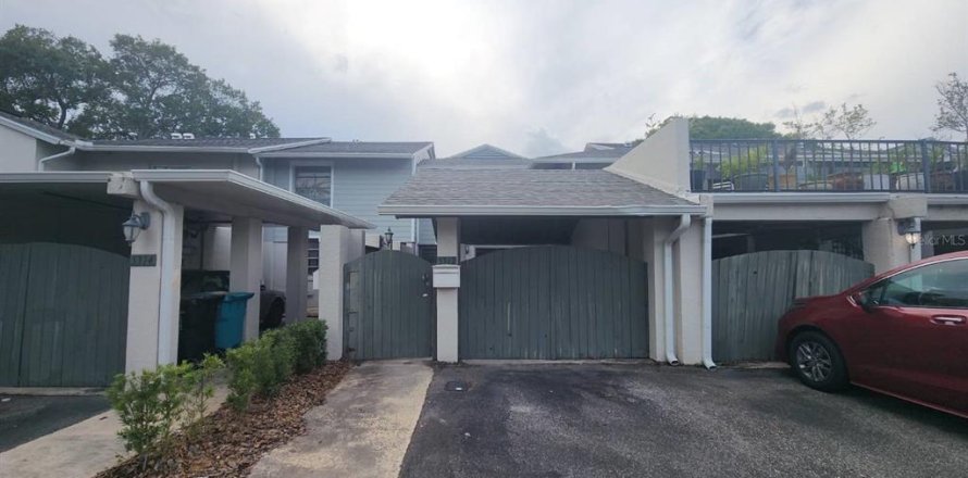 Adosado en Orlando, Florida 2 dormitorios, 124.02 m2 № 2155784
