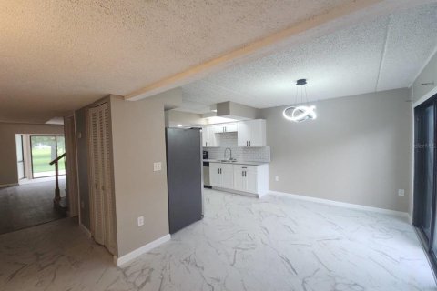 Adosado en venta en Orlando, Florida, 2 dormitorios, 124.02 m2 № 2155784 - foto 2