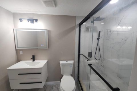 Adosado en venta en Orlando, Florida, 2 dormitorios, 124.02 m2 № 2155784 - foto 16