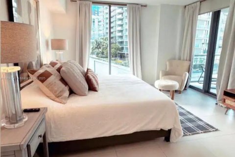 Condo in Miami, Florida, 2 bedrooms  № 2023082 - photo 6