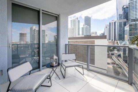 Condo in Miami, Florida, 2 bedrooms  № 2023082 - photo 11