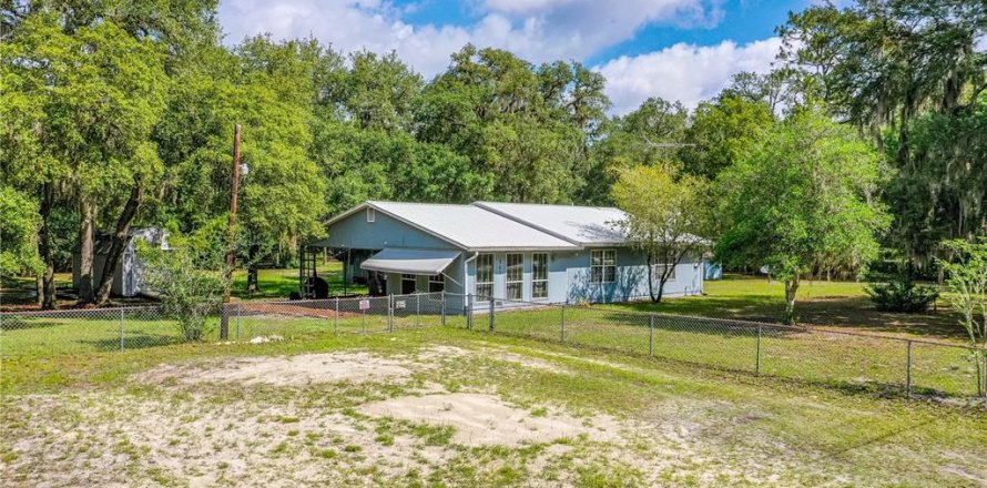 Casa en Pomona Park, Florida 2 dormitorios, 195.84 m2 № 1766071