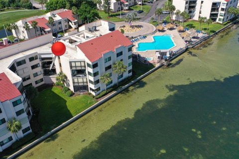 Condo in Saint Petersburg, Florida, 2 bedrooms  № 1785114 - photo 3