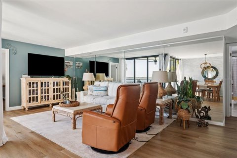 Condo in Saint Petersburg, Florida, 2 bedrooms  № 1785114 - photo 6