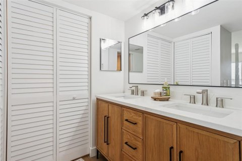 Condo in Saint Petersburg, Florida, 2 bedrooms  № 1785114 - photo 19