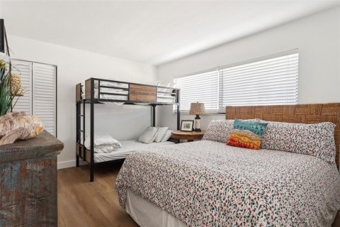 Condo in Saint Petersburg, Florida, 2 bedrooms  № 1785114 - photo 21