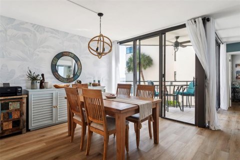 Condo in Saint Petersburg, Florida, 2 bedrooms  № 1785114 - photo 8