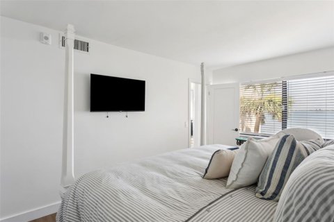 Condo in Saint Petersburg, Florida, 2 bedrooms  № 1785114 - photo 20