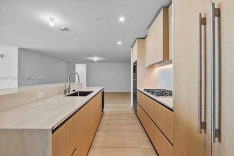 Condo in Pompano Beach, Florida, 3 bedrooms № 2413092 - photo 26